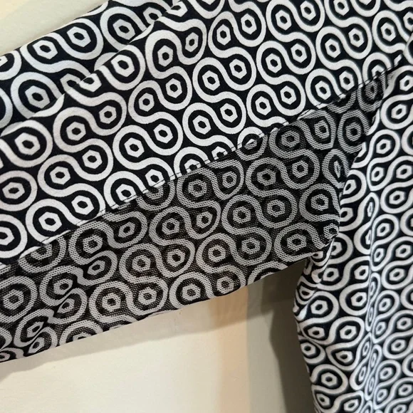 IBKUL Womens M Geometric Black and White 1/4 zip - Picture 4 of 5